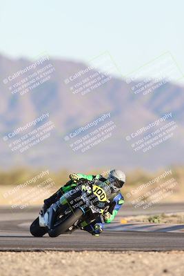 media/Dec-07-2025-CVMA (Sun) [[3e7d2de5dc]]/Race 17-Amateur Formula Middleweight/